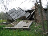 collapsed building rear.jpg - 2003:05:15 14:05:39